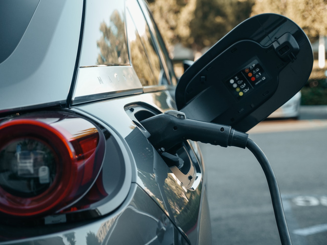 Care sunt mașinile electrice mai puțin fiabile