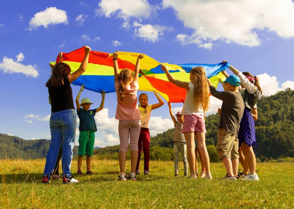 Cum să alegi jucării care promovează mișcarea și activitatea fizică la copii