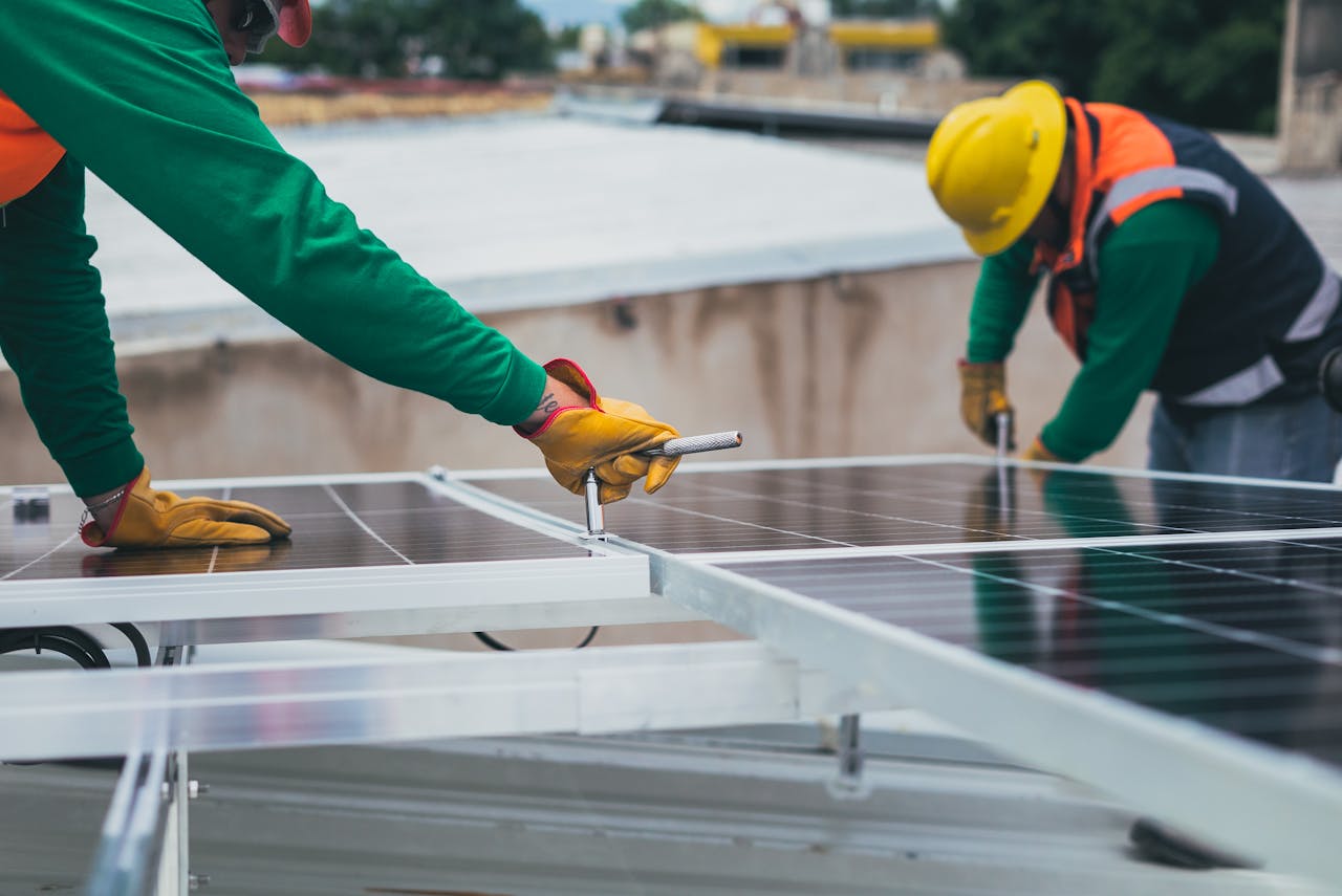 Panouri solare pentru apartamente: Este posibilă instalarea?