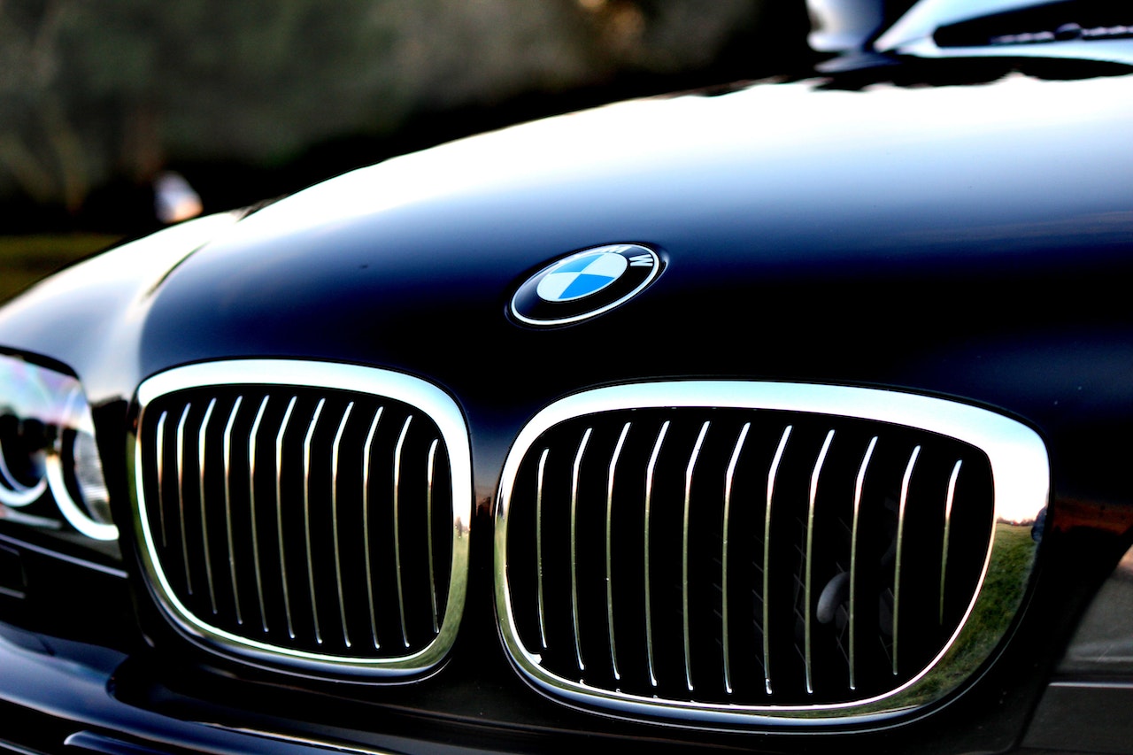 Cum să îți cumperi și să îți îngrijești mașina BMW